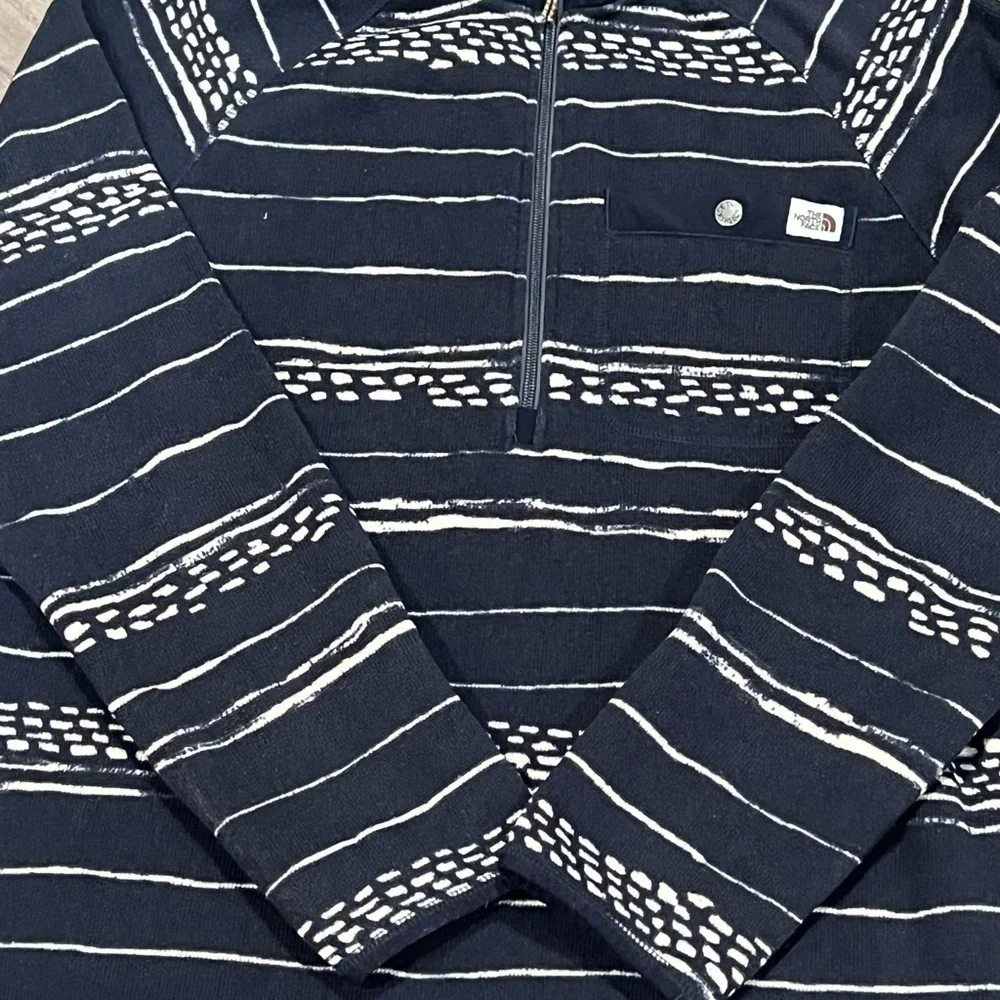 Men’s Medium The North Face Quarter Zip Navy Fisherman Naval Pattern Sweater
